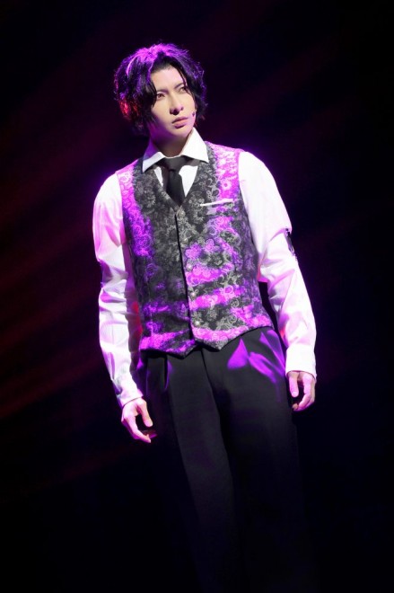 Yoshihide Sasaki as Muzan Kibutsuji